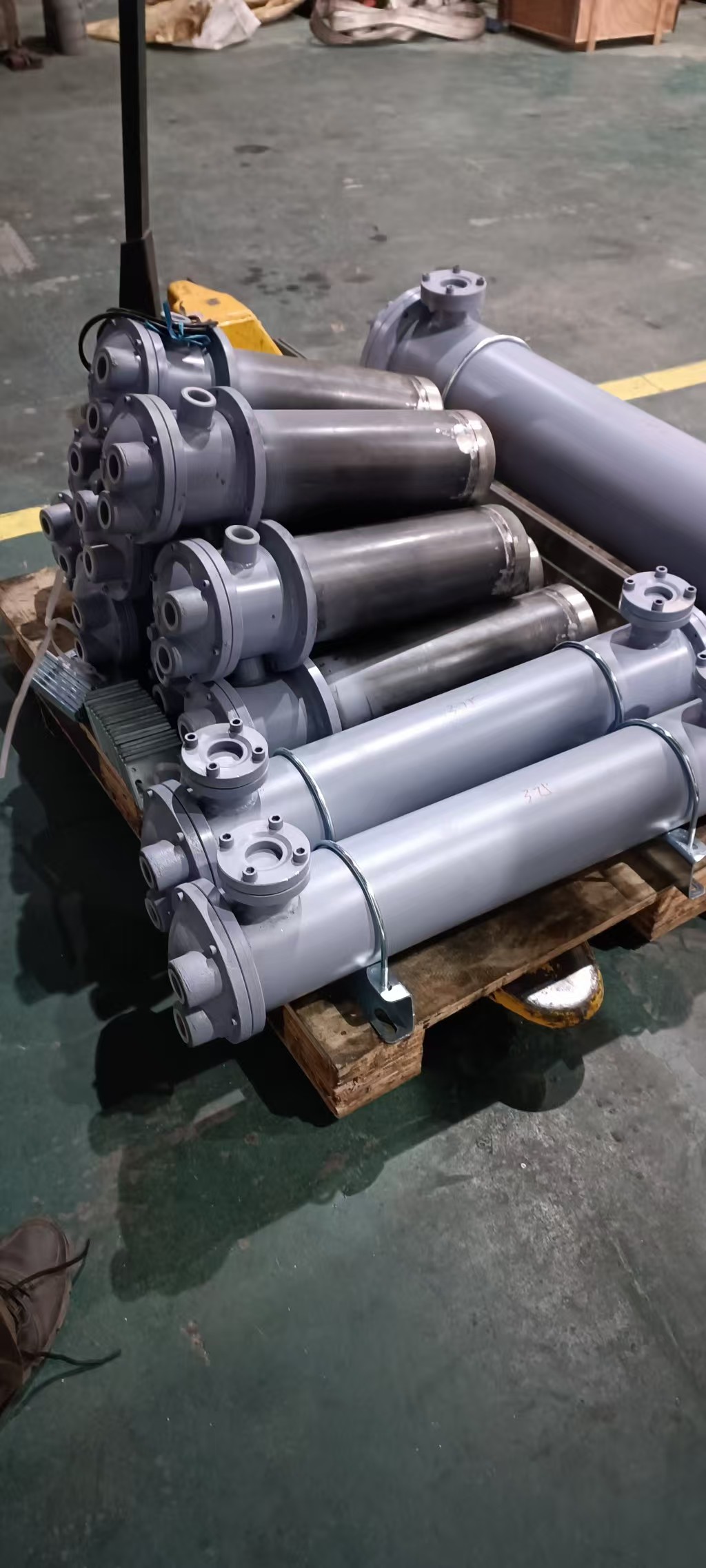 Hydraulic Accumulator - view 2